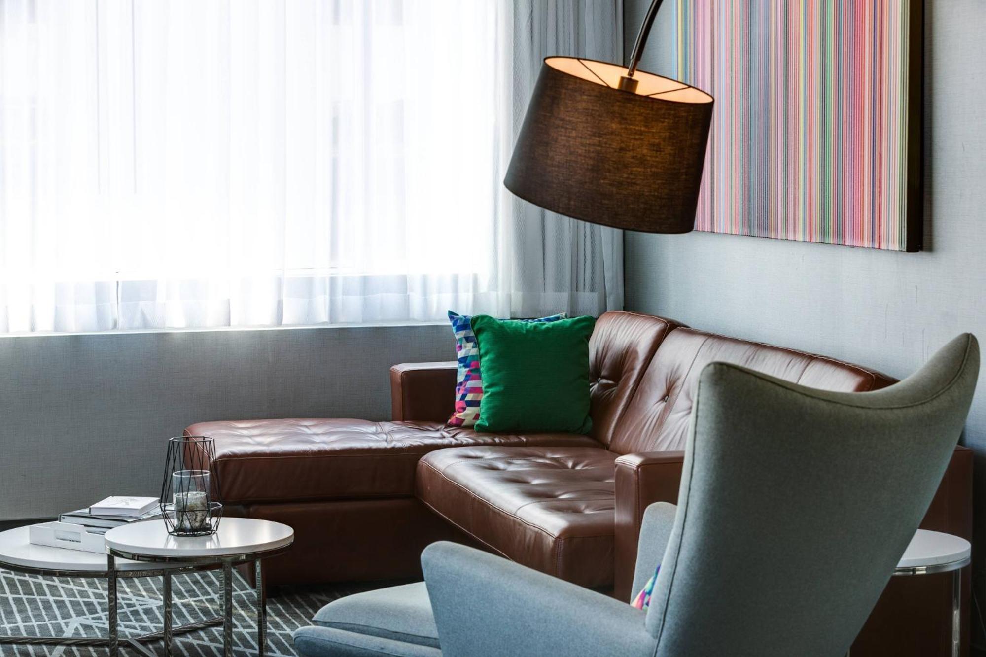 Renaissance Montreal Downtown Hotel Bagian luar foto