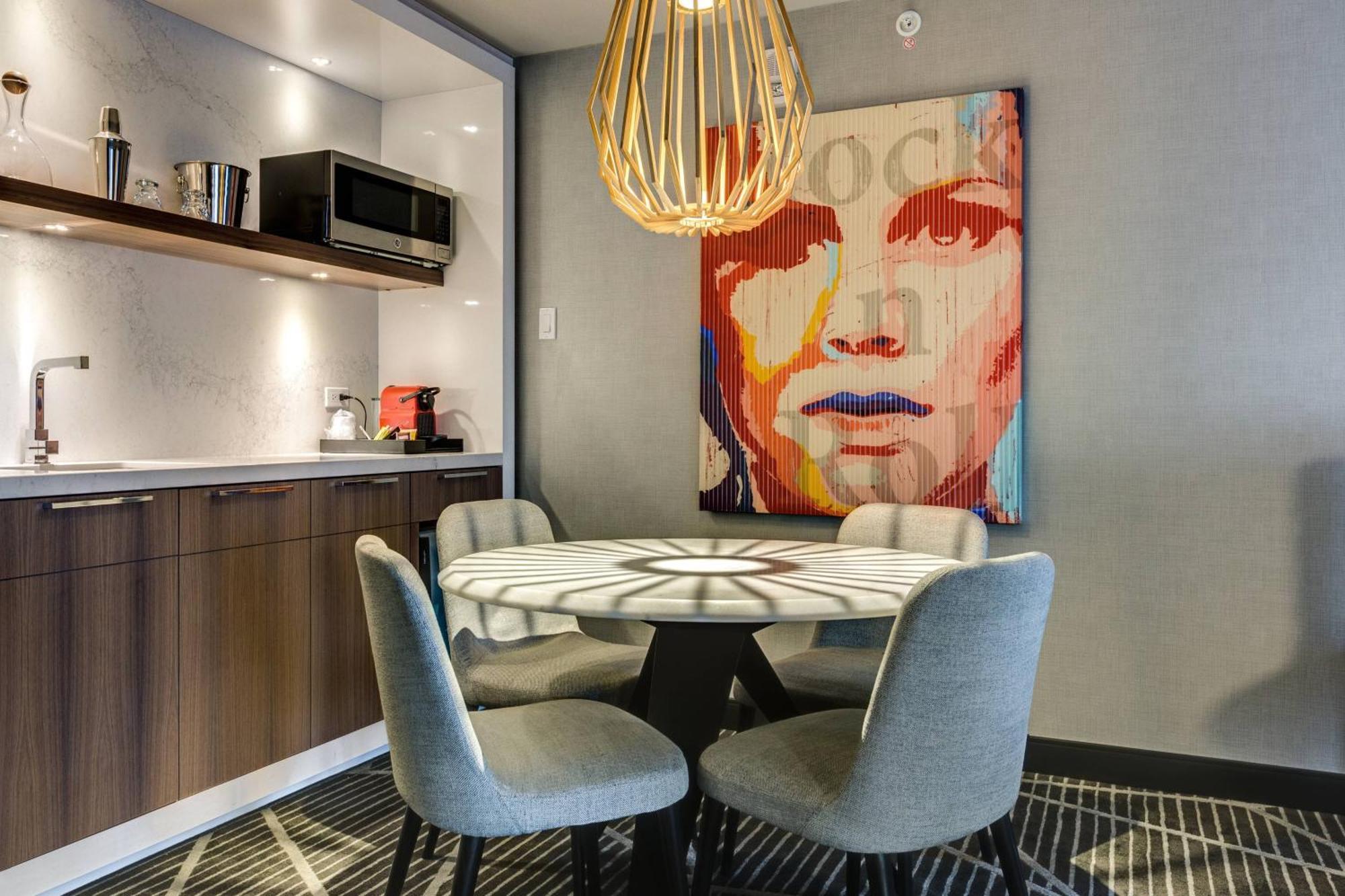 Renaissance Montreal Downtown Hotel Bagian luar foto