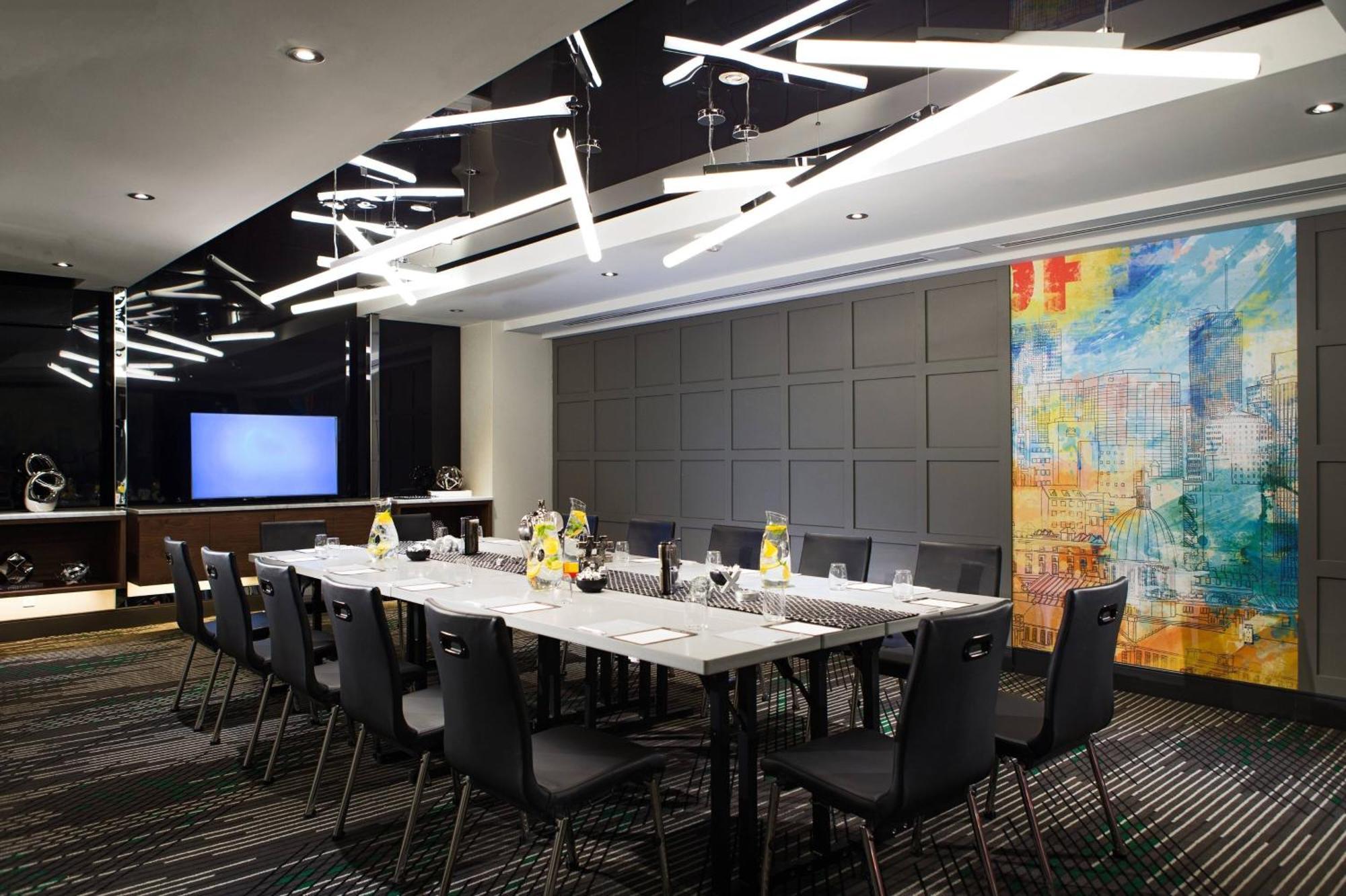 Renaissance Montreal Downtown Hotel Bagian luar foto
