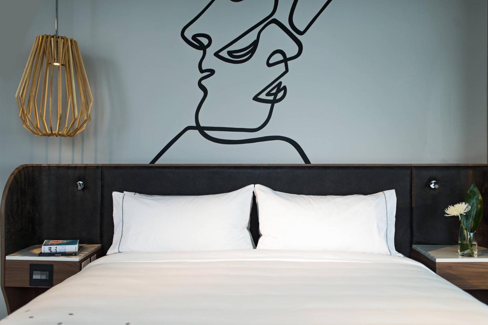 Renaissance Montreal Downtown Hotel Bagian luar foto