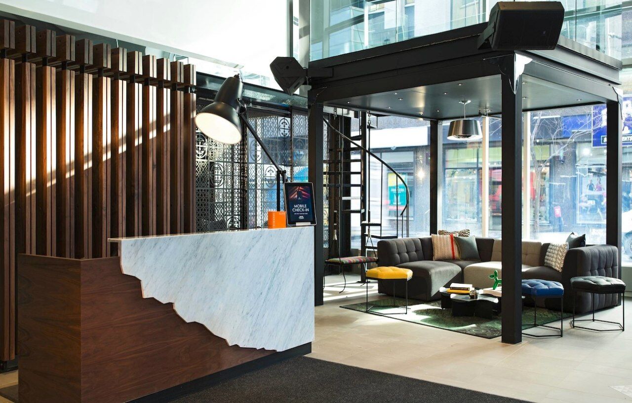 Renaissance Montreal Downtown Hotel Bagian luar foto